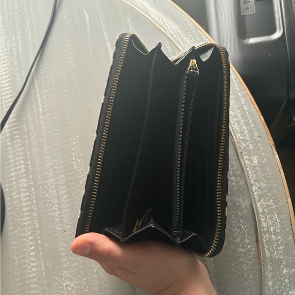 Kate Spade Billfold - Picture 2 of 3